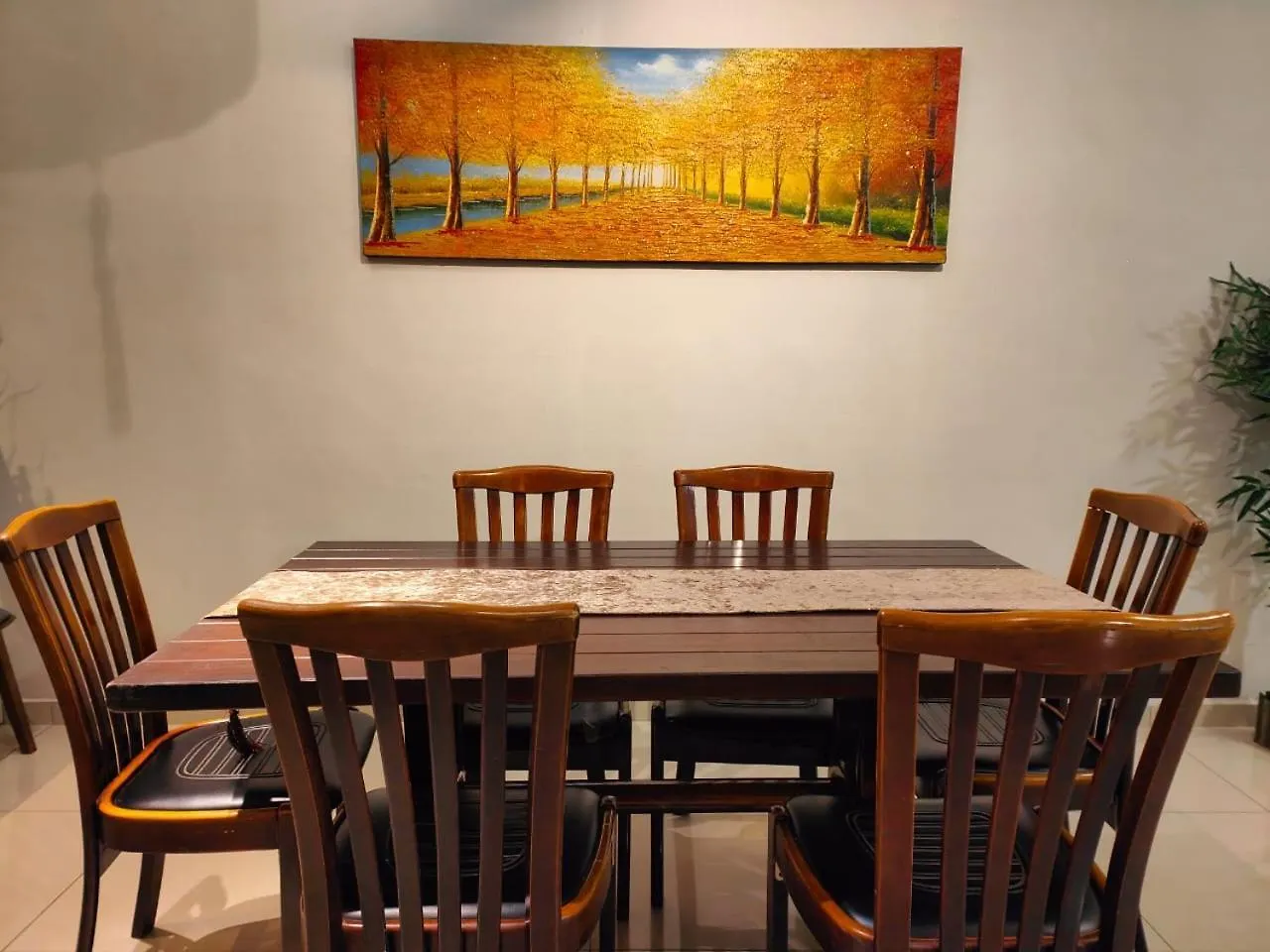 Wood Theme Home / Town Centre / 18Pax ملقا بيت للعطل