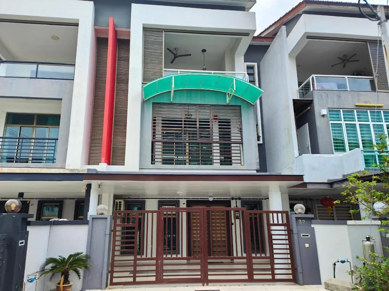 Wood Theme Home / Town Centre / 18Pax Malacca
