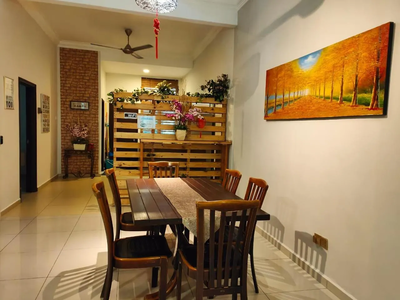 Wood Theme Home / Town Centre / 18Pax Malacca Malajzia
