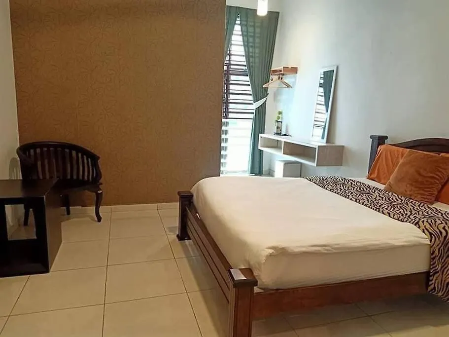 Nyaraló Wood Theme Home / Town Centre / 18Pax Malacca Malajzia