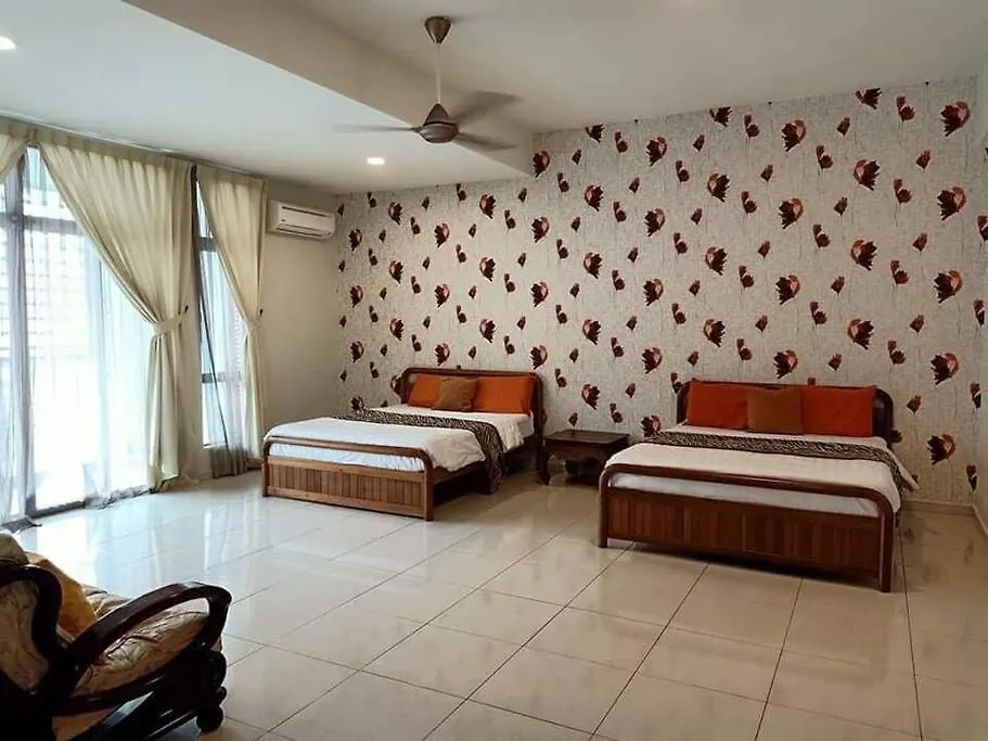 Wood Theme Home / Town Centre / 18Pax Malacca Nyaraló